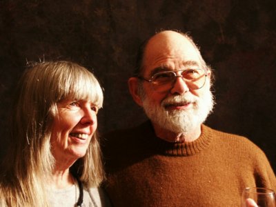 reception_portraits01.jpg 
400 x 300 JPEG-compressed image 
(23,932 bytes)