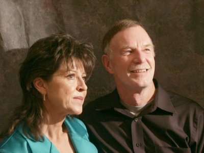 reception_portraits03.jpg 
400 x 300 JPEG-compressed image 
(22,530 bytes)