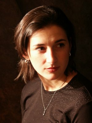 reception_portraits15.jpg 
300 x 400 JPEG-compressed image 
(20,463 bytes)